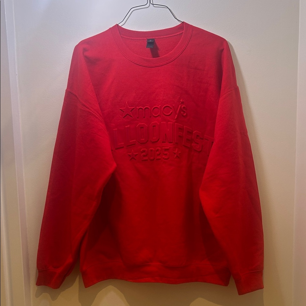 Macy's Balloonfest 2025 Red Sweatshirt  Unisex XL